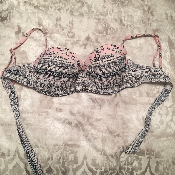 super cute bikini top - Picture 1 of 3